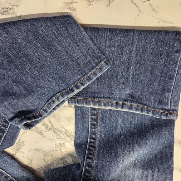 Maurices Size 8 Regular Medium Wash Denim Blue Straight Leg Jeans - Picture 8 of 11